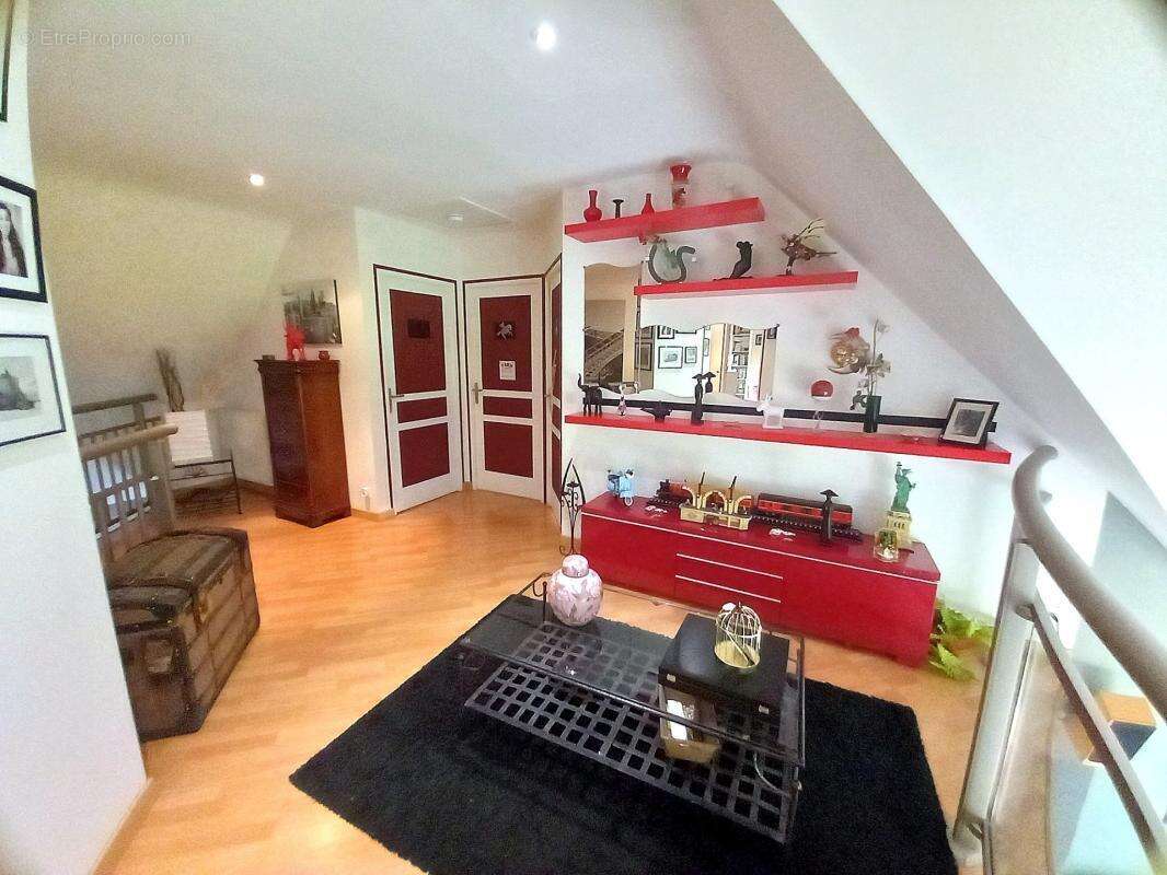 Maison familiale de 250 m² – 5 chambres - terrain 1569m² - au calme - photo 15