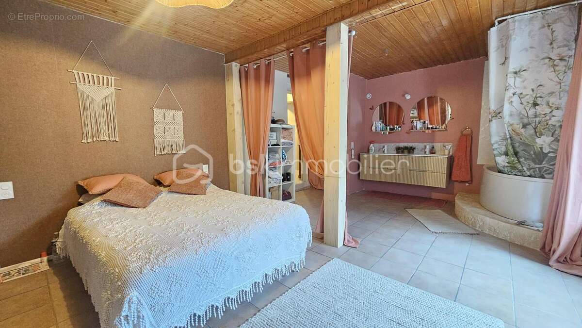 Maison rénovée 150 m² + 50 m² dépendances - photo 7
