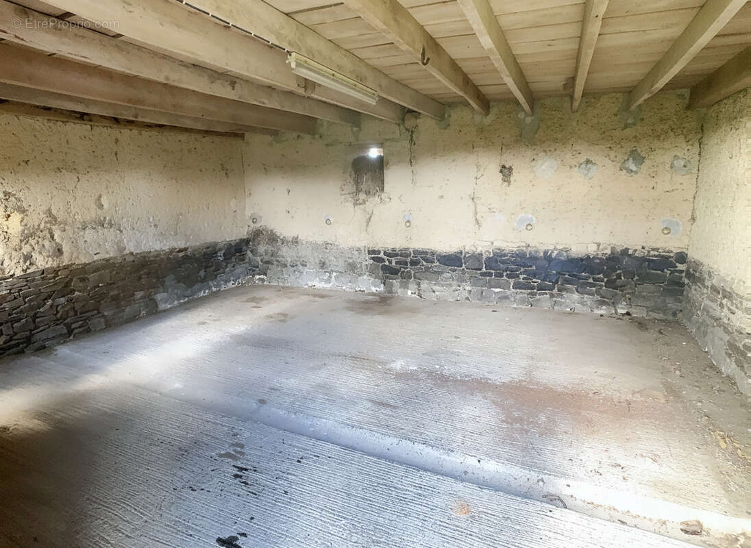 Maison à SAINT-DENIS-LE-VETU