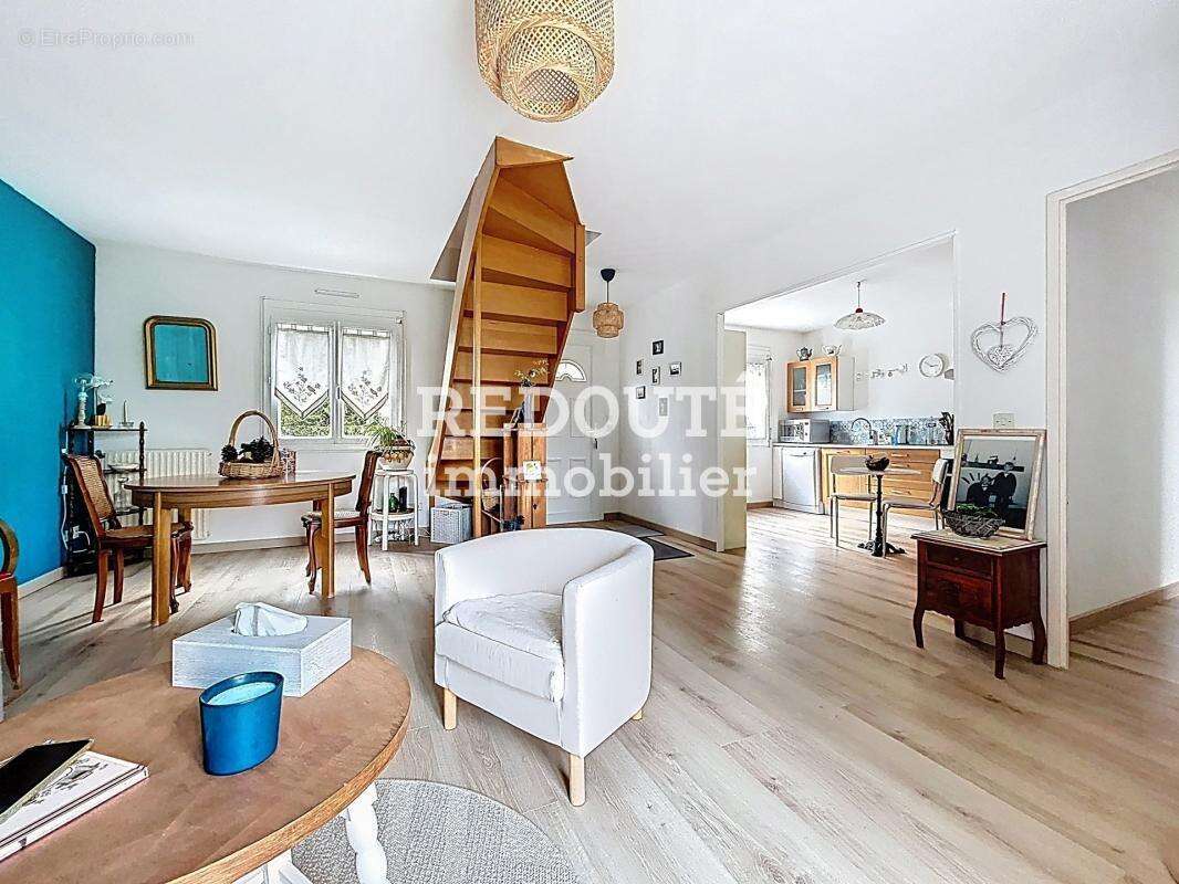 Plain-pied de 5 chambres avec jardin et sous-sol total - photo 2