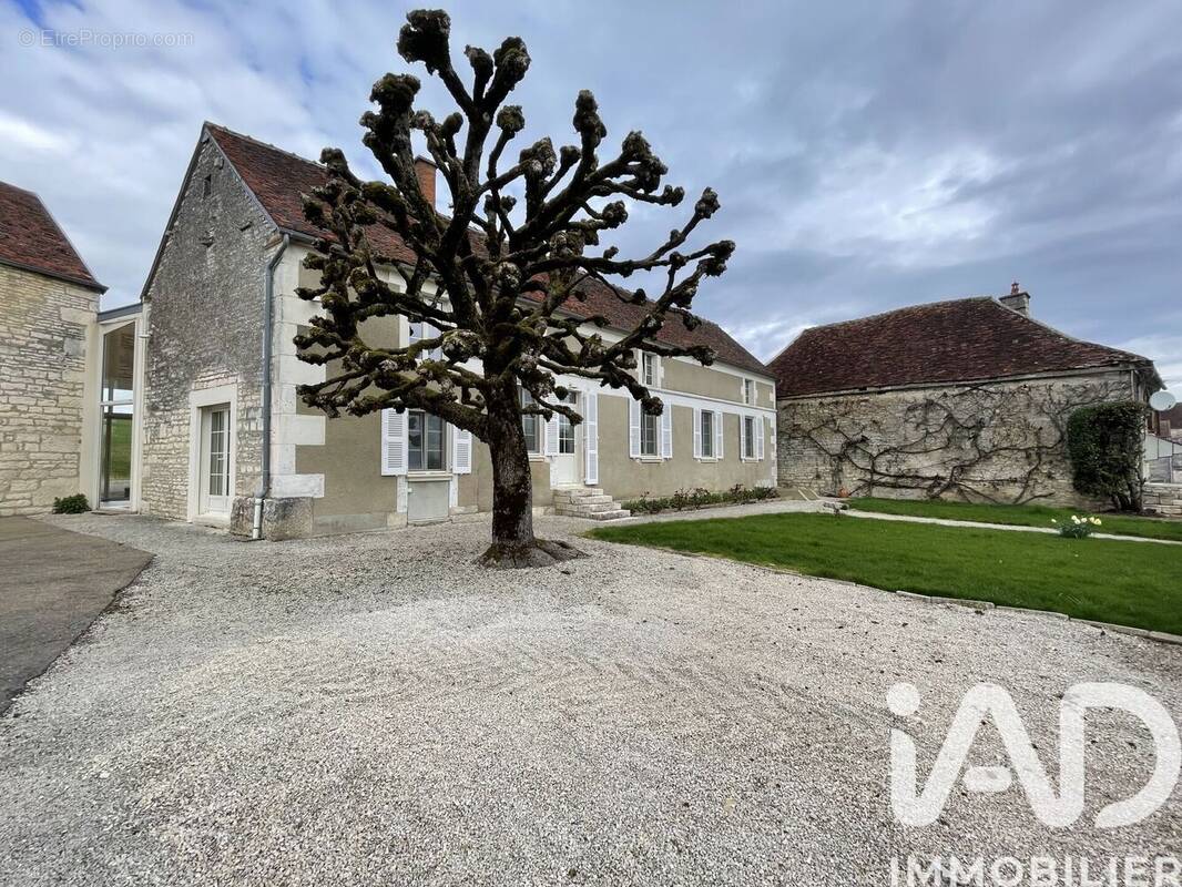 Photo 1 - Maison à YROUERRE