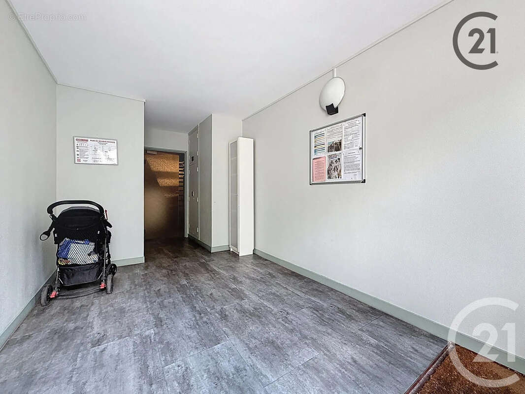 Appartement à COMBS-LA-VILLE