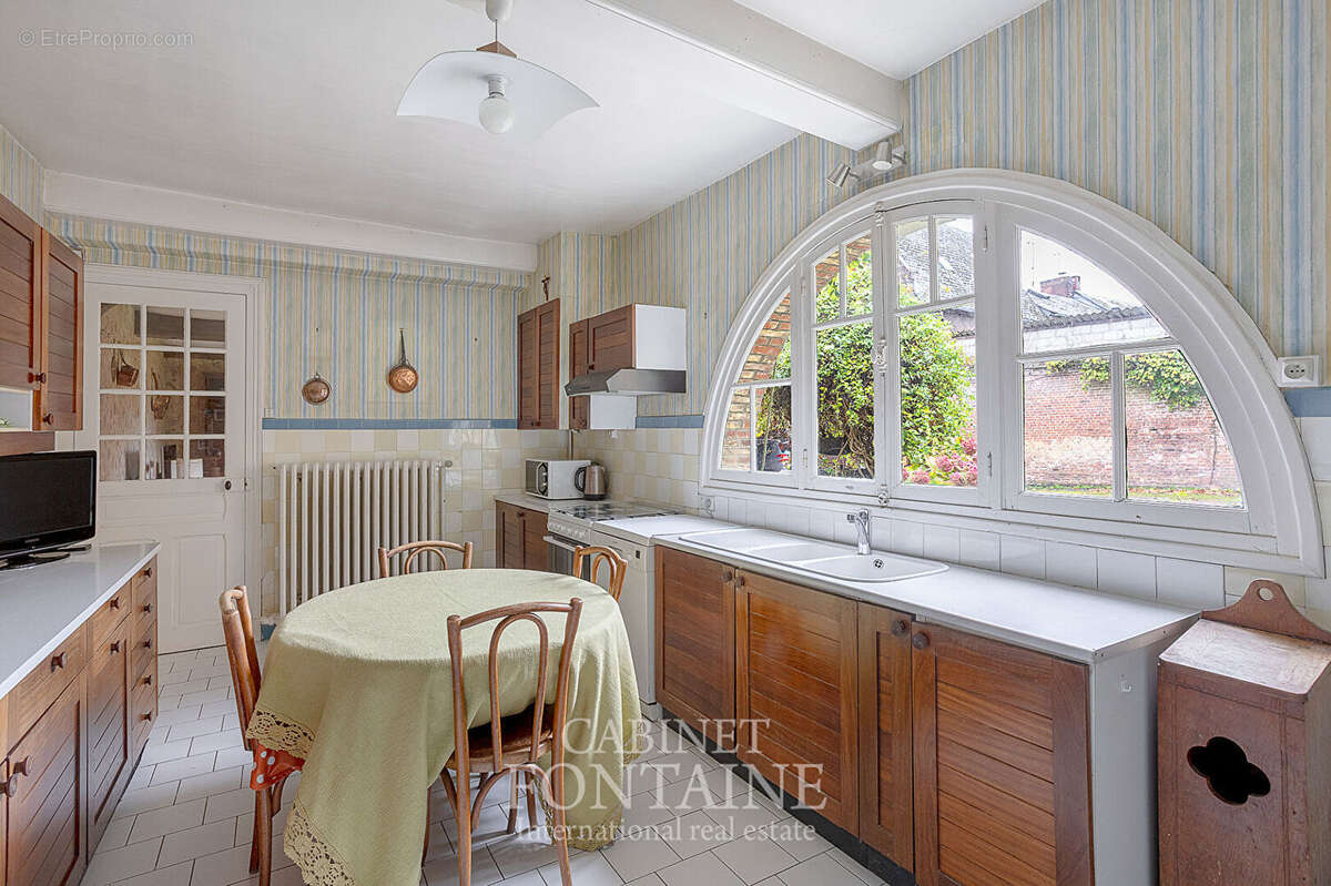 Maison à CREVECOEUR-LE-GRAND