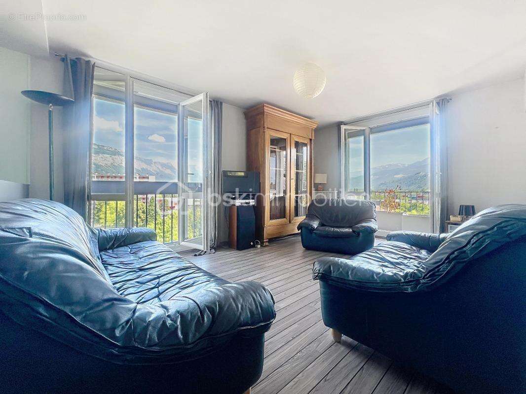 Appartement à SAINT-MARTIN-D'HERES