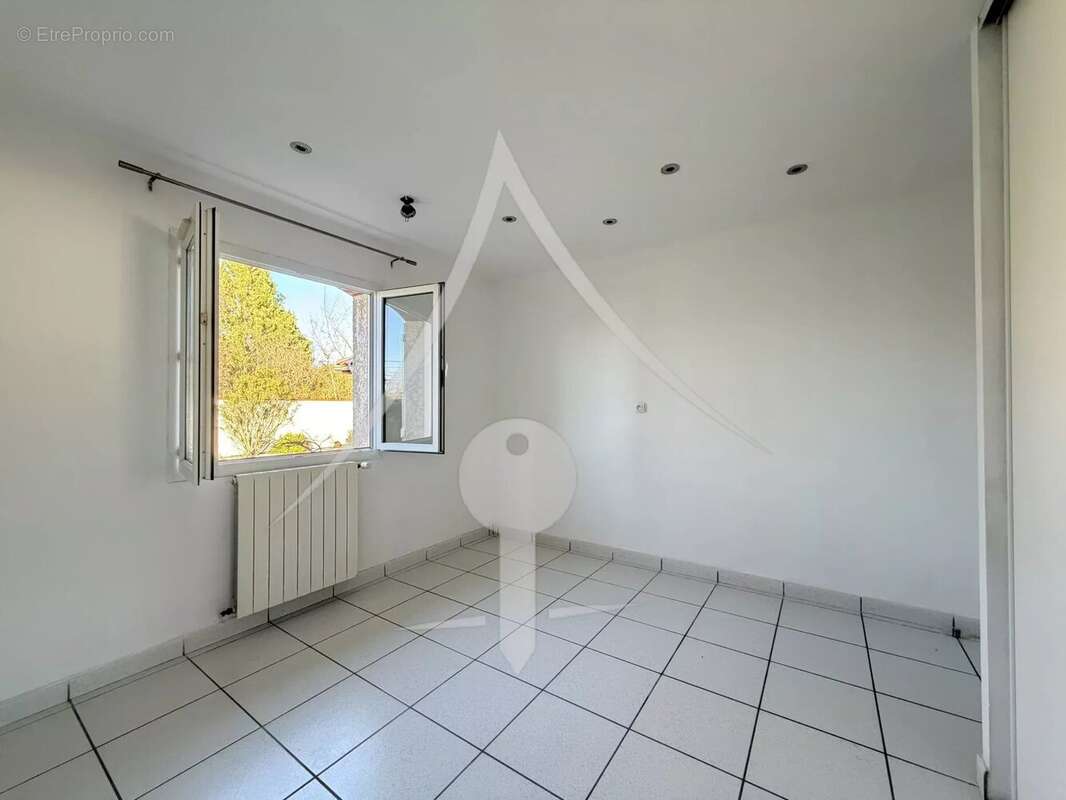 Maison à LE FAUGA