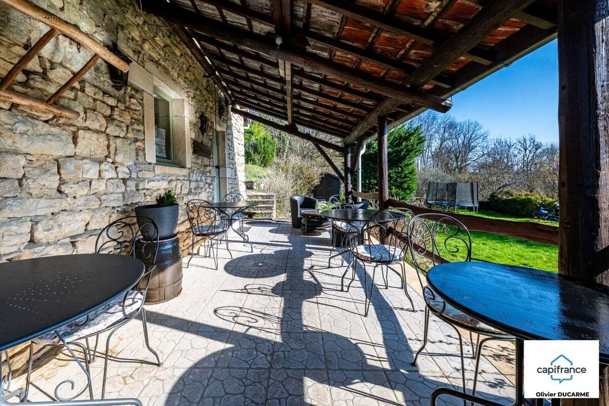 Murs et fonds : gite, chambres d'hôtes et table d'hôtes à vendre CHAUDENAY LE CHATEAU (21) - photo 15