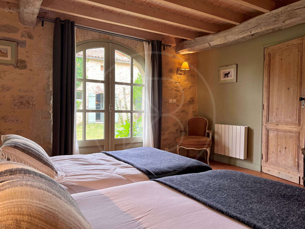 Maison à SAINT-EMILION