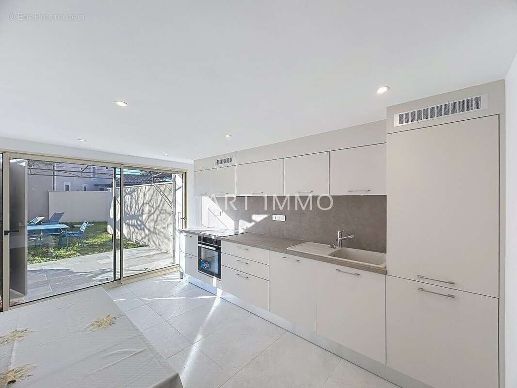 Maison à SAUMANE-DE-VAUCLUSE