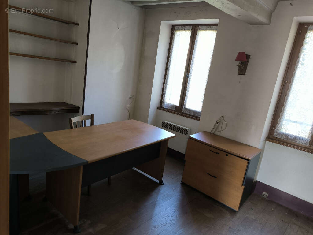 Ancien moulin avec dépendances en cours de rénovation - photo 11