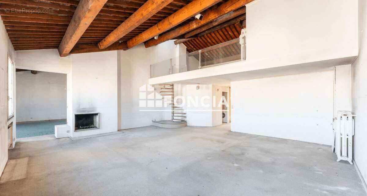 Appartement à MARSEILLE-6E