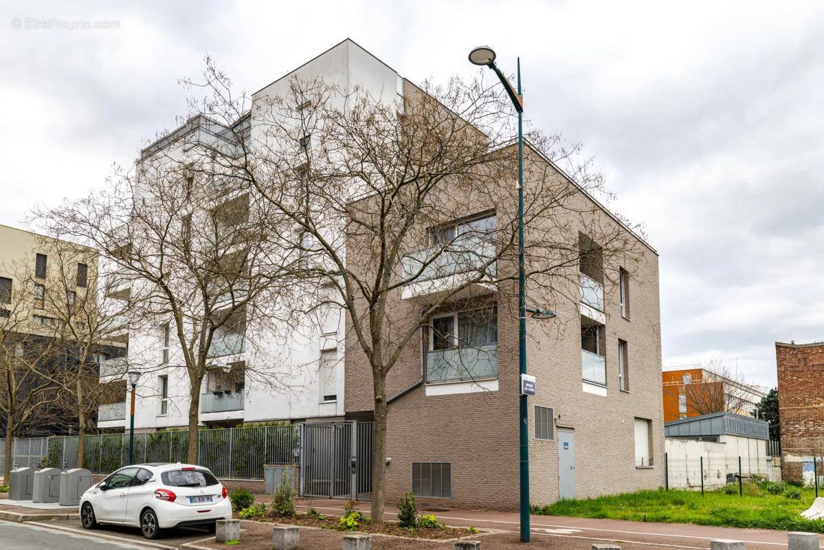 Appartement à GENNEVILLIERS