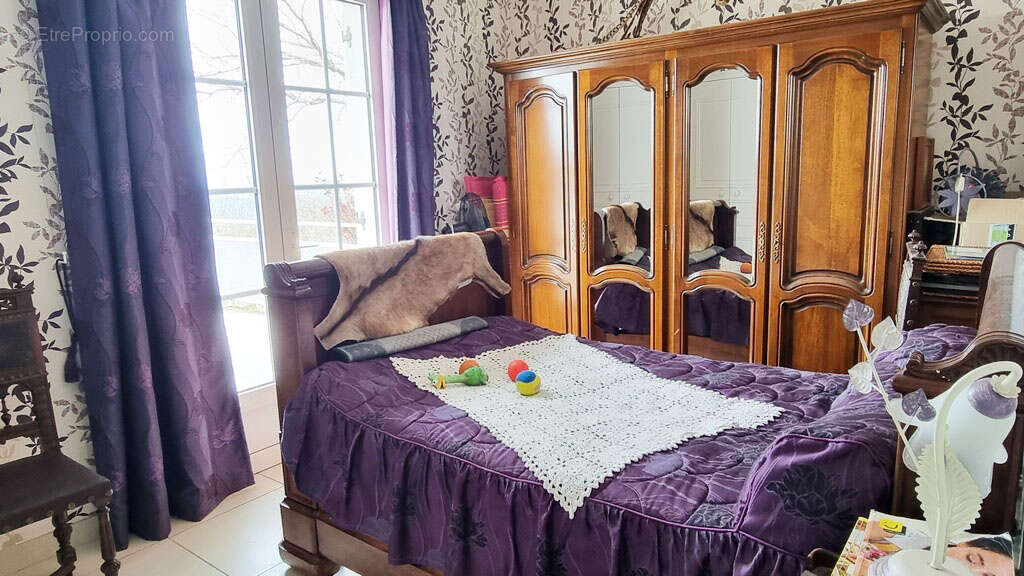 Maison à SAINT-JULIEN-CHAPTEUIL