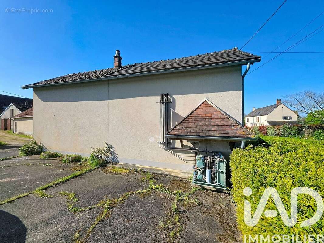 Photo 8 - Commerce à SANTRANGES