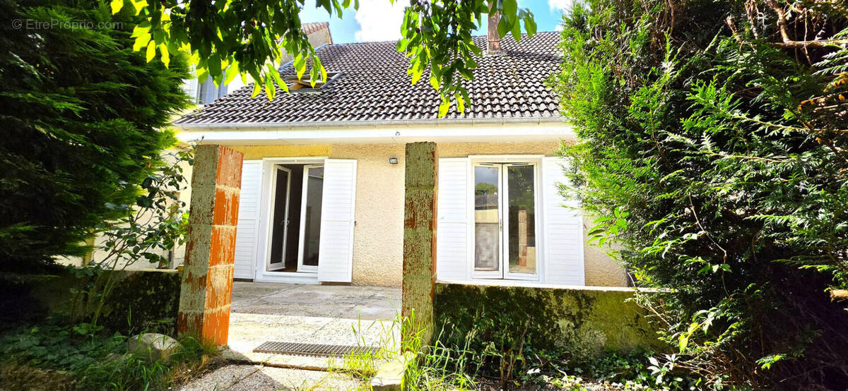 Maison à SAINT-SAUVEUR