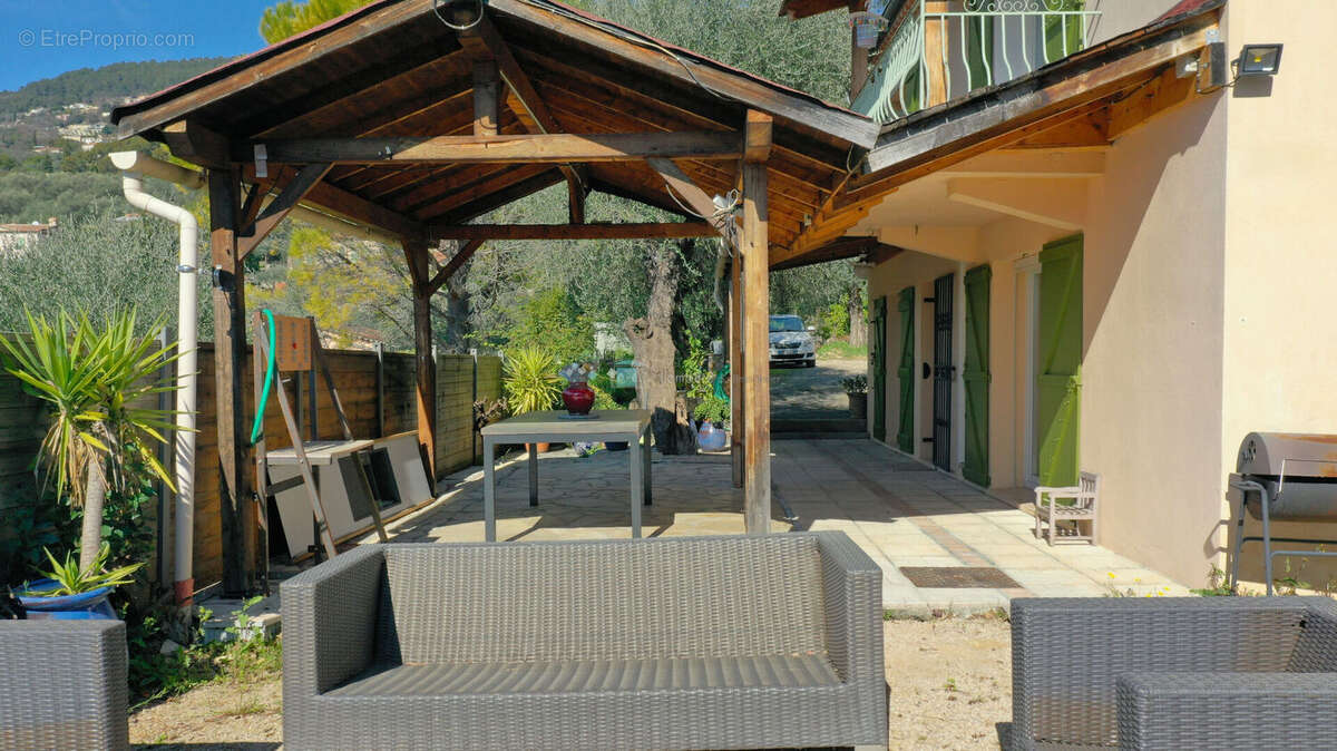 Maison Peymeinade 160 m² avec terrain de 1080 m² - photo 5