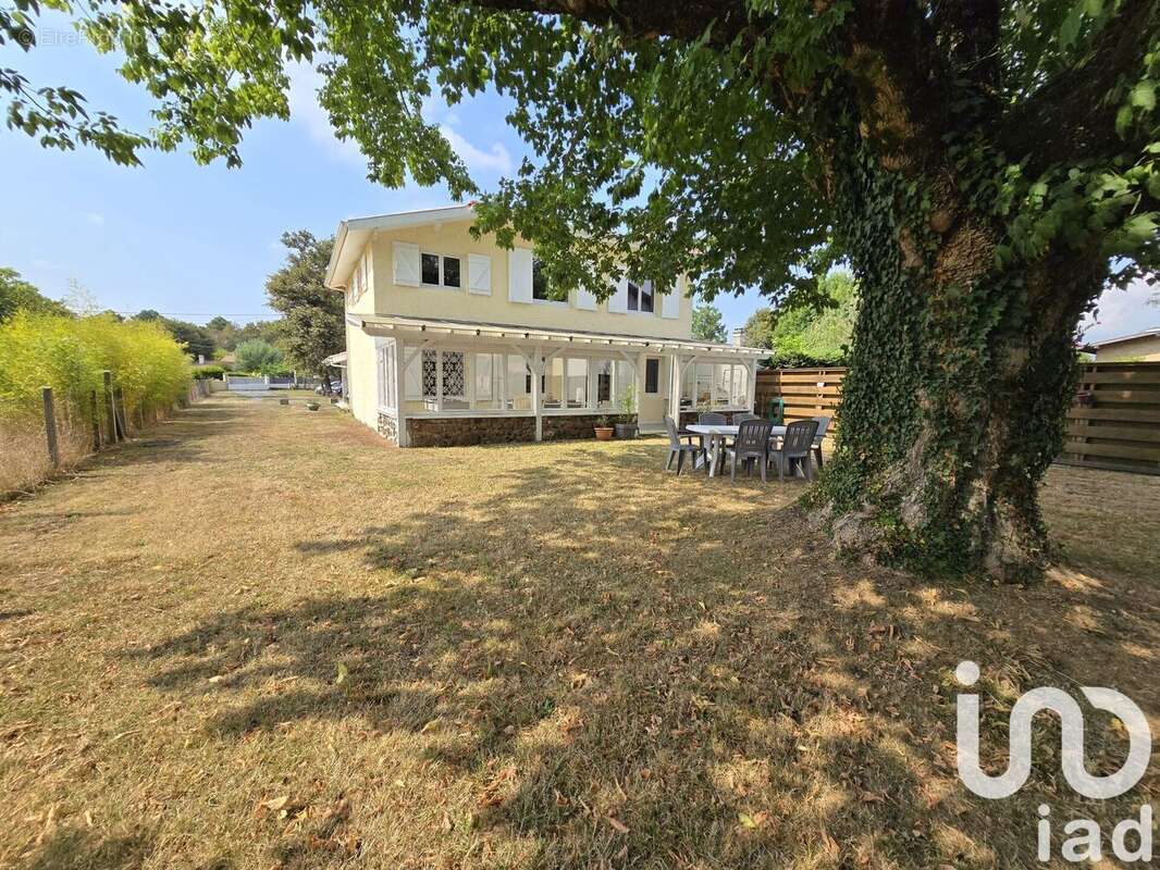 Photo 2 - Maison à SALLES