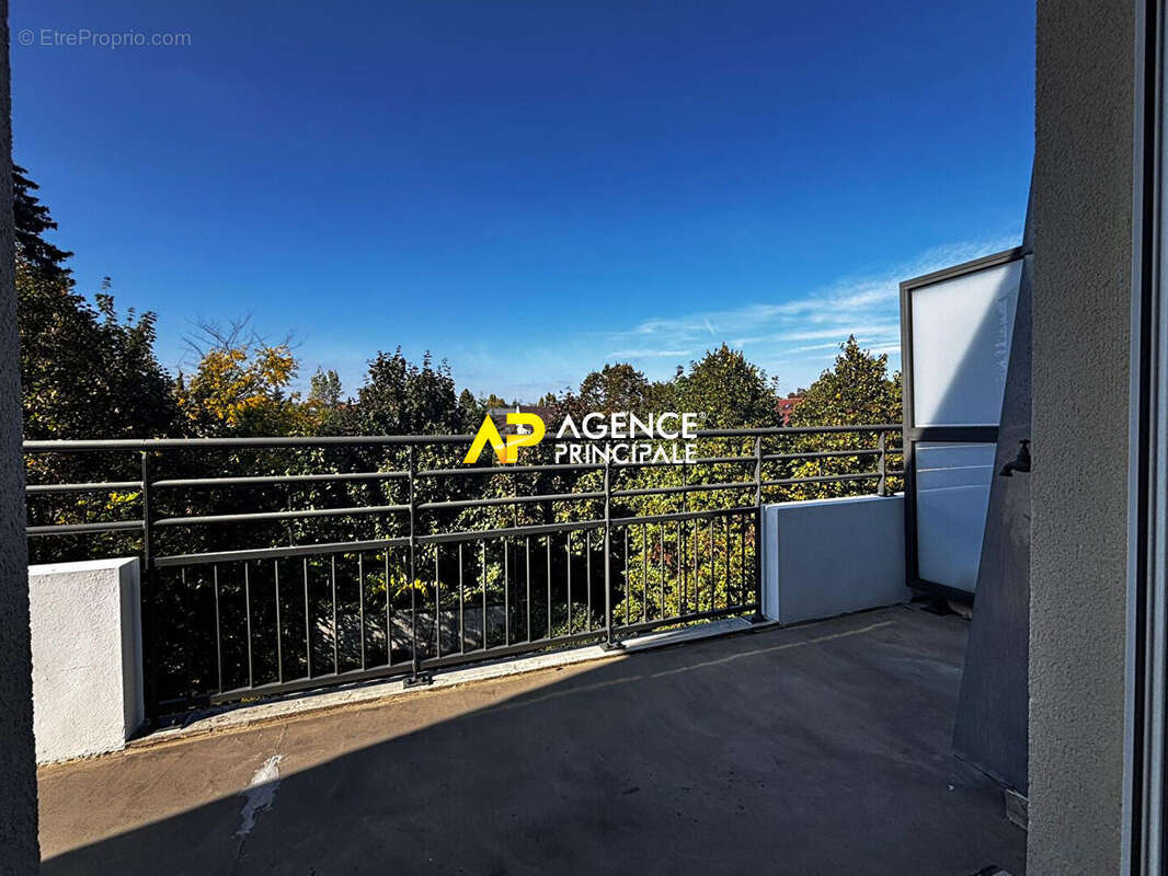 Sartrouville - La Vaudoire - Appartement 3 pièces 59.75 m² avec terrasse et parking - photo 4