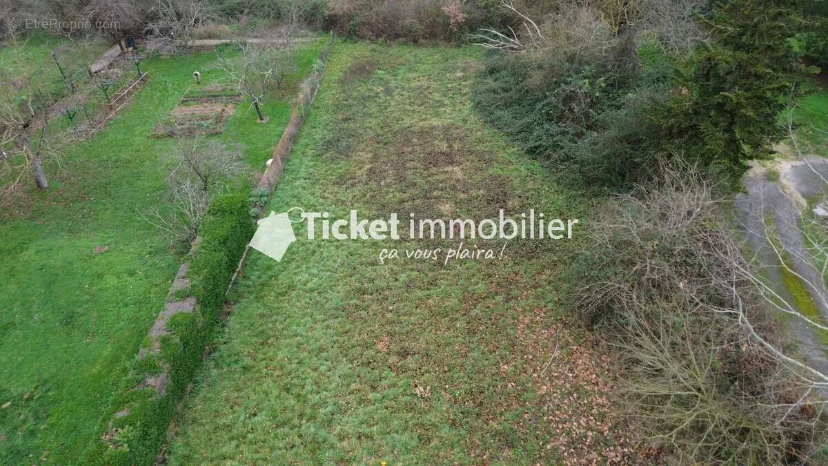 Terrain à DAUX