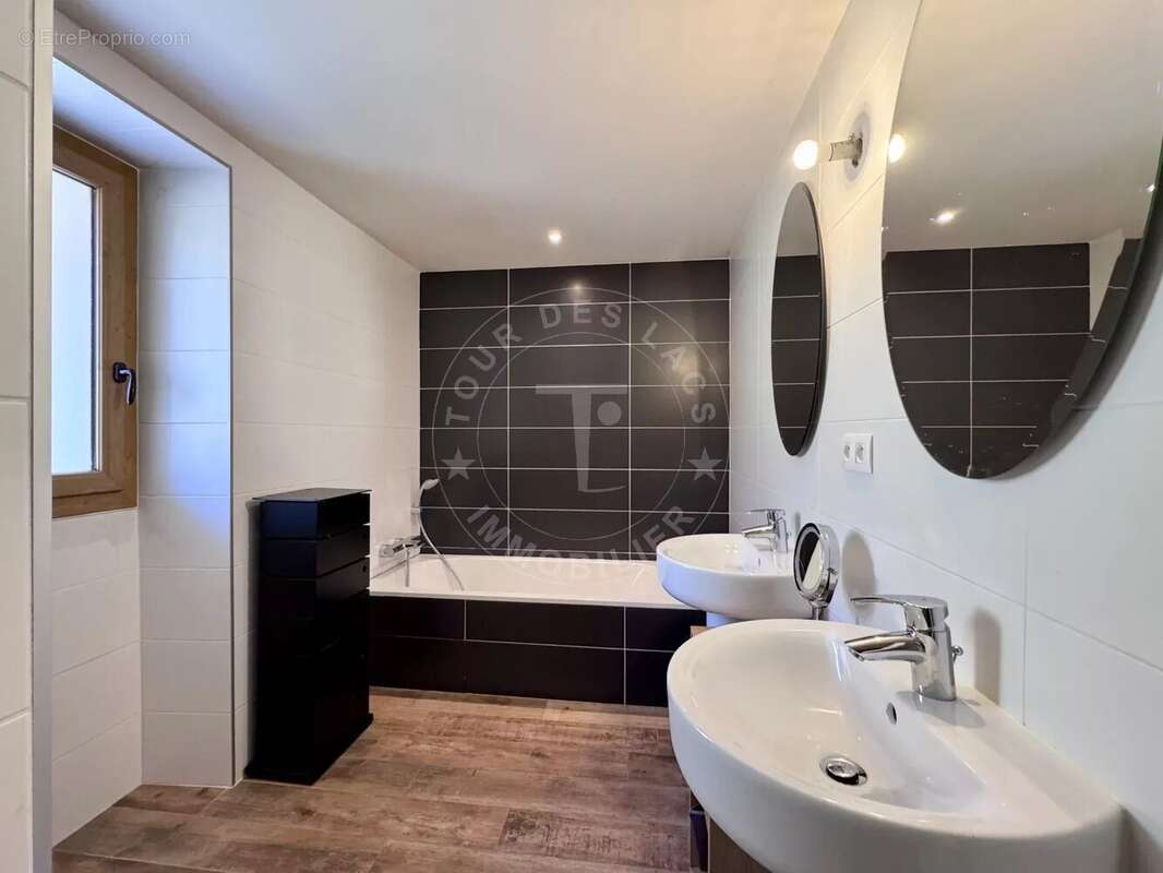 Maison à DINGY-SAINT-CLAIR