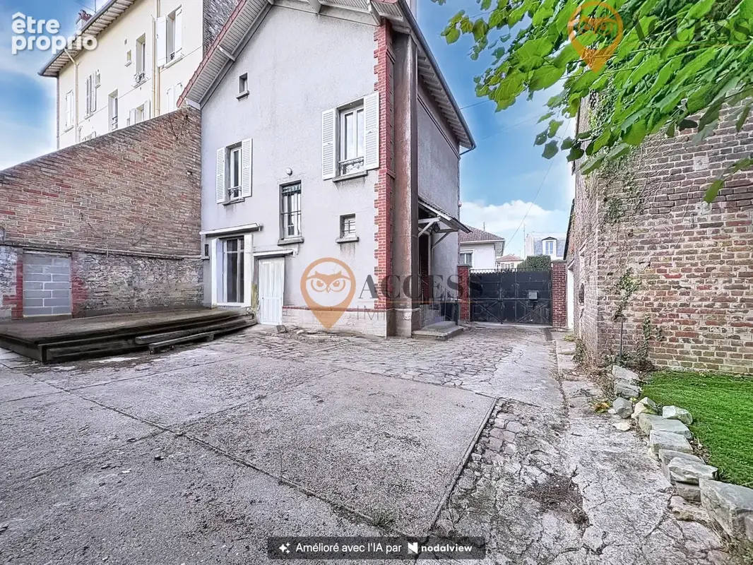 GROSLAY - Meulière familiale avec dépendance de 150m2 ! - photo 1