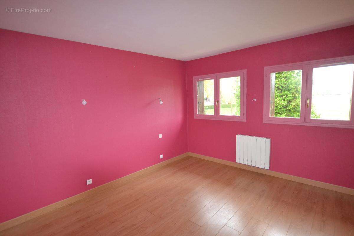 Maison à AVREMESNIL