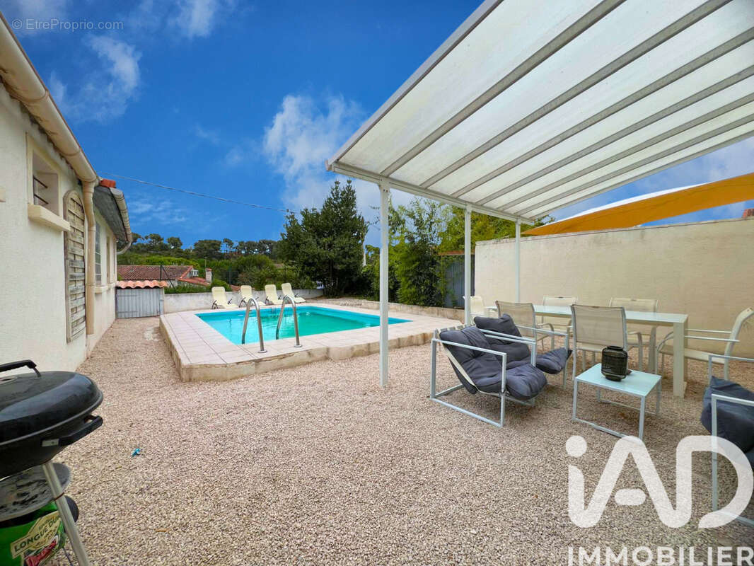 Maison 167 m² à Plan-De-Cuques  - photo 3