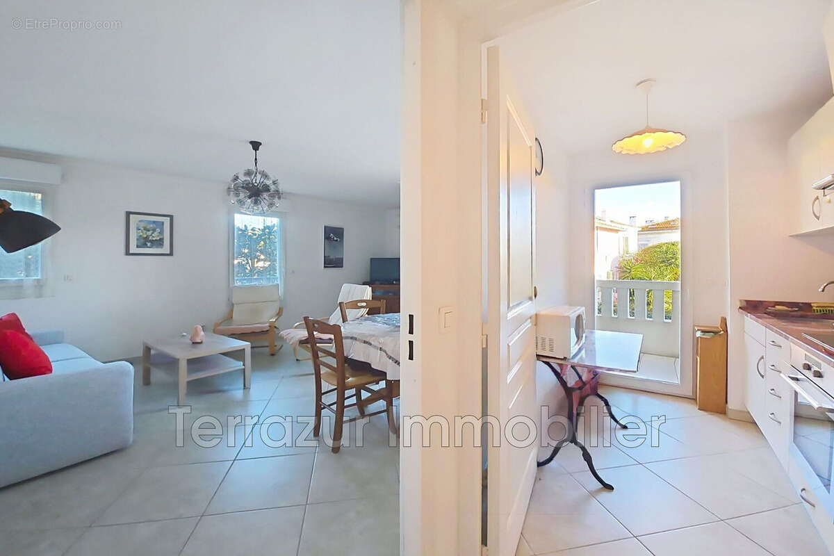 Appartement à VALLAURIS