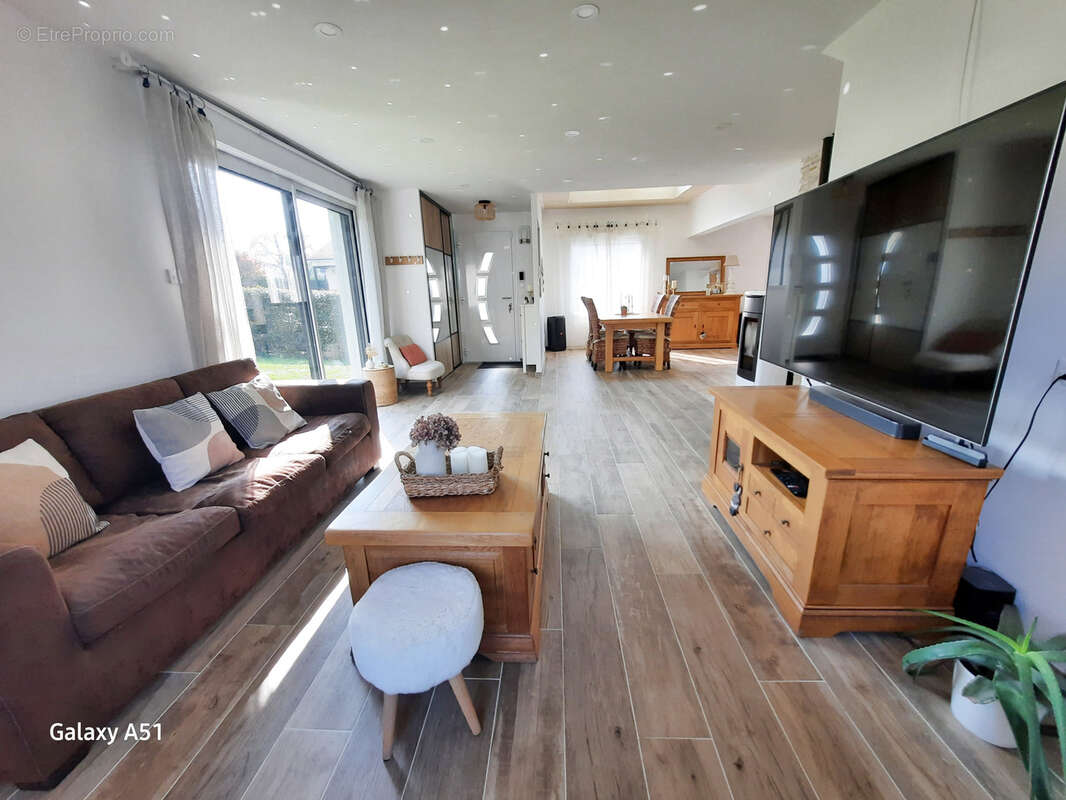 Maison à QUINCY-VOISINS