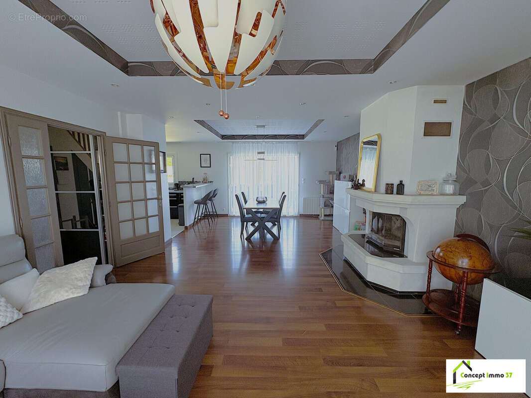 Maison à LA VILLE-AUX-DAMES