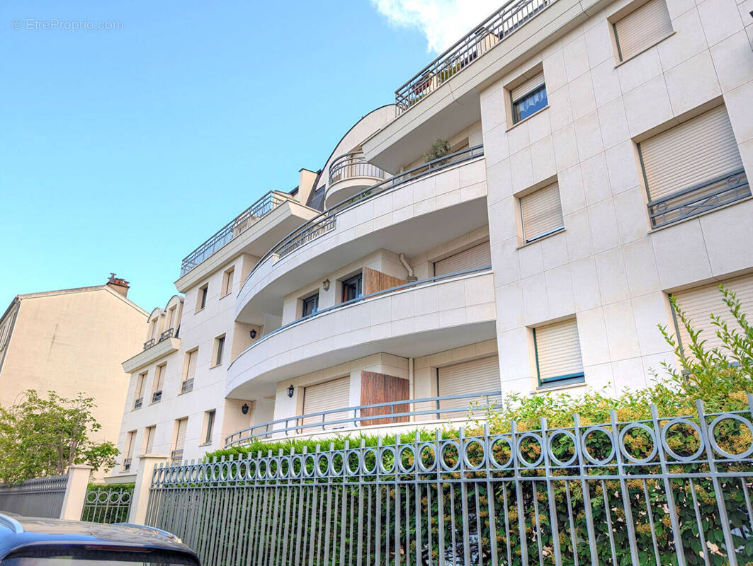 Parking à LA GARENNE-COLOMBES