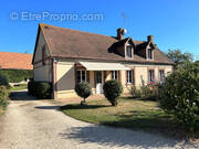 Maison à TREMBLAY-LES-VILLAGES