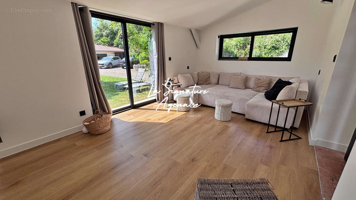 Maison à LAYRAC