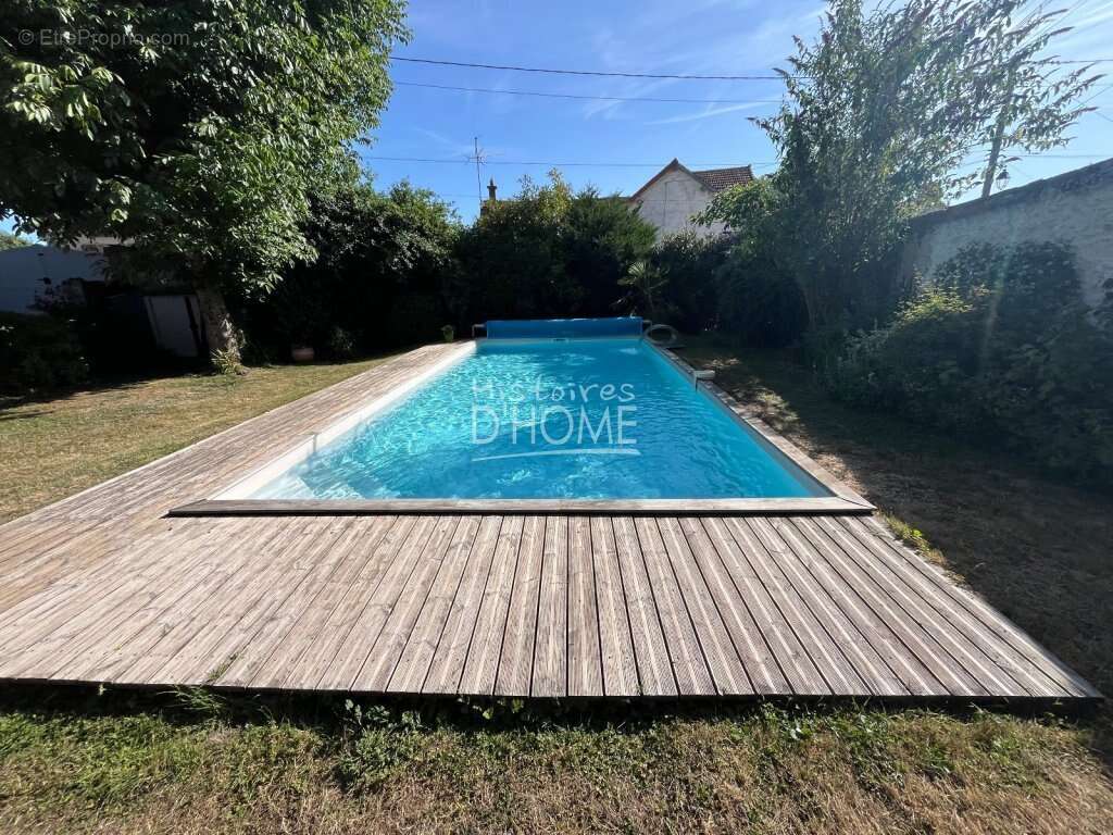 Maison à JOUY-LE-CHATEL