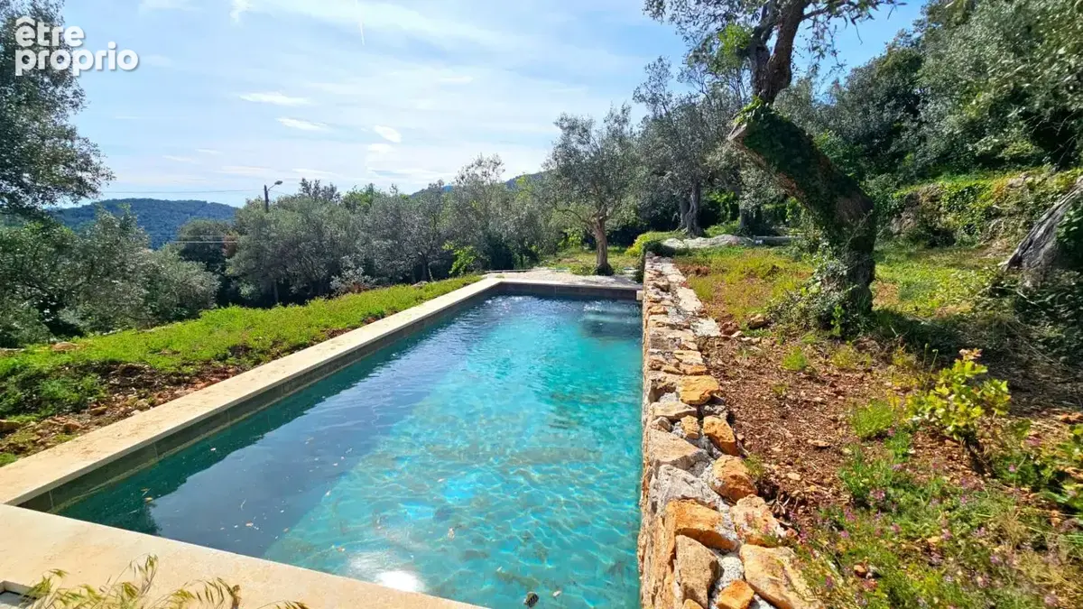 Claviers , Var . Villa contemporaine avec vue dégagée, piscine et terrain de 5800 m² - photo 3