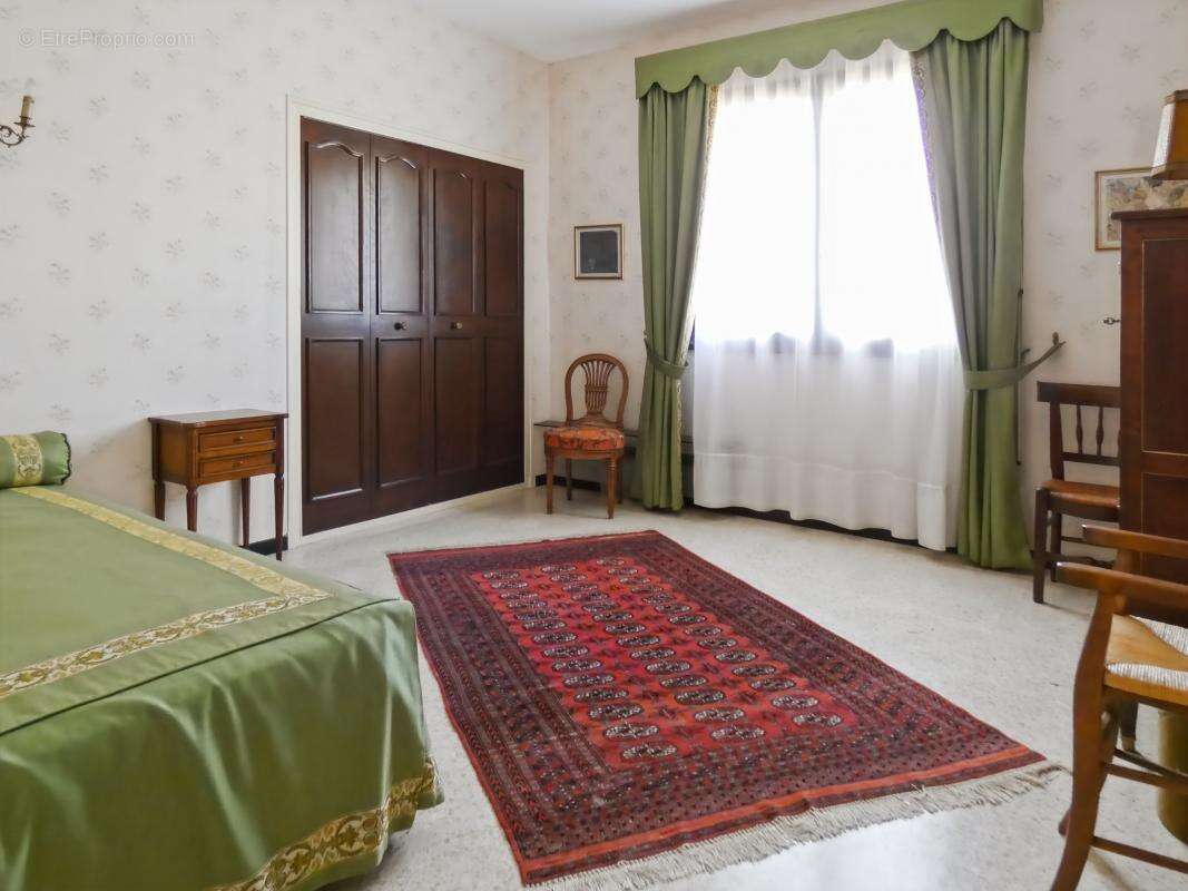 Maison à BAGNOLS-SUR-CEZE