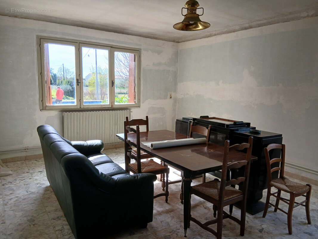 Maison à SAINT-CHRISTOL-LES-ALES