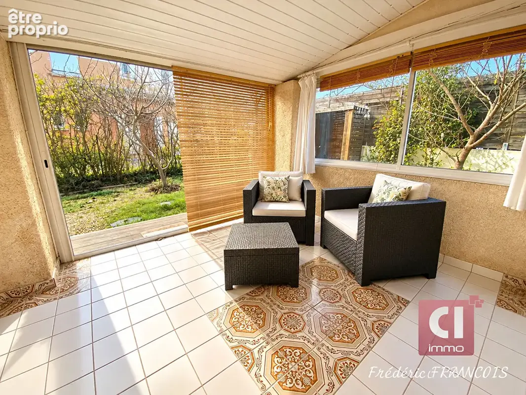 A vendre maison composée de deux logements(136 m²) à GAREOULT - photo 17