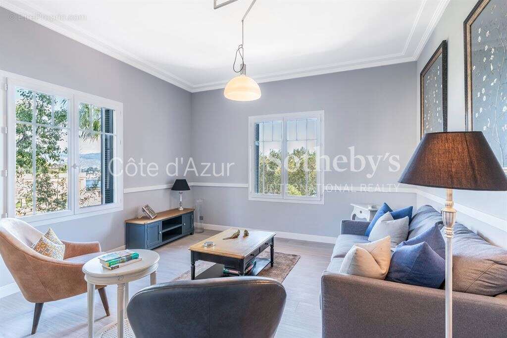 Nice Mont Boron, appartement rénové 61 m² avec vue mer face à Saint-Jean-Cap-Ferrat - photo 3