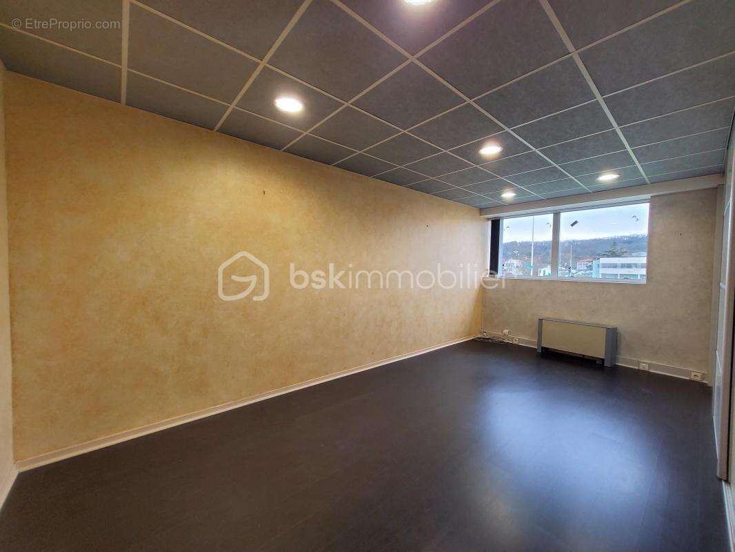 Commerce à ESTILLAC