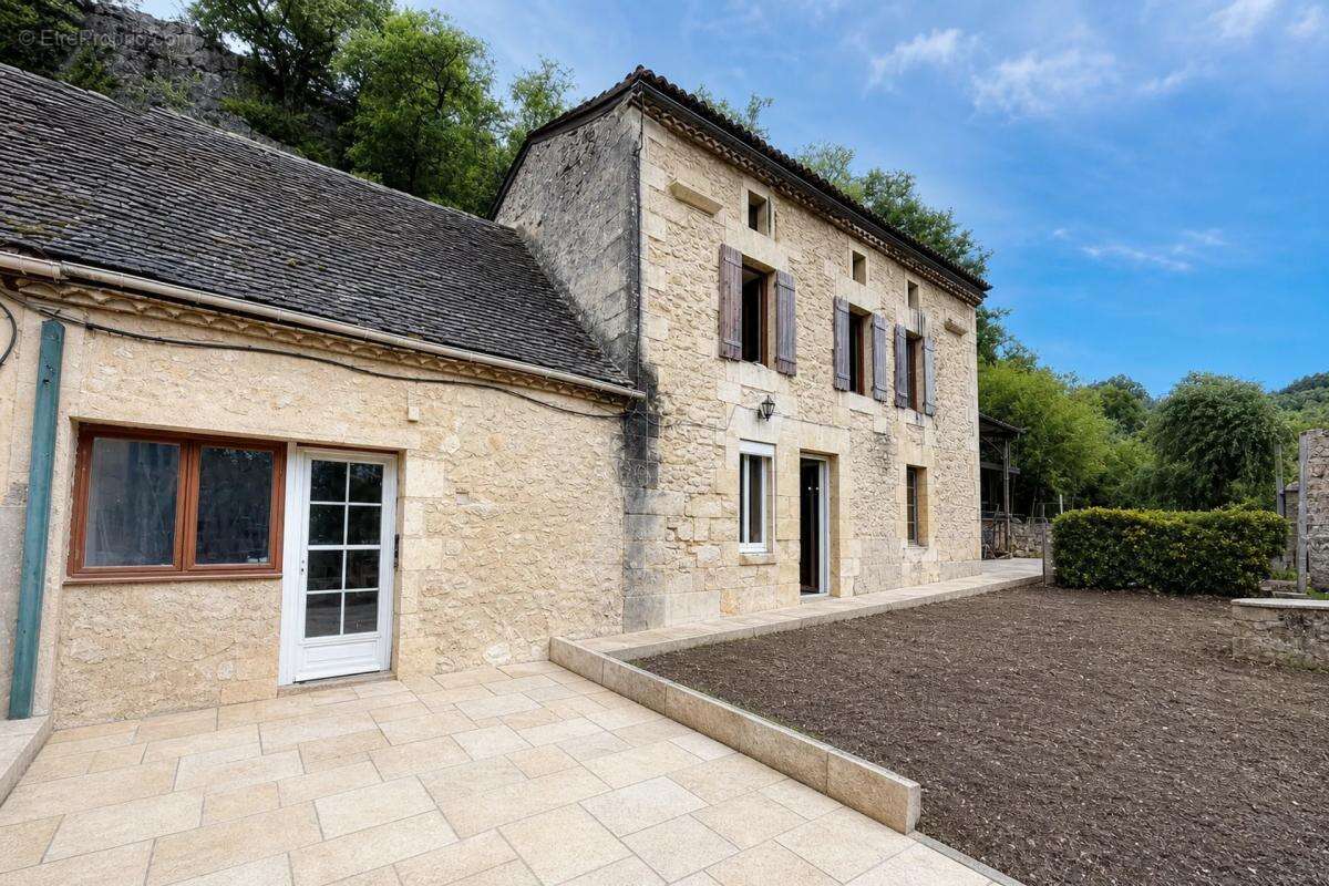 Maison à BAYAC