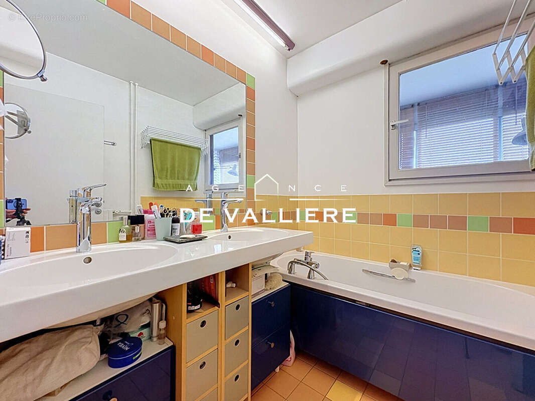 Appartement Nanterre 6 pièce(s) 134.80m2 - photo 4