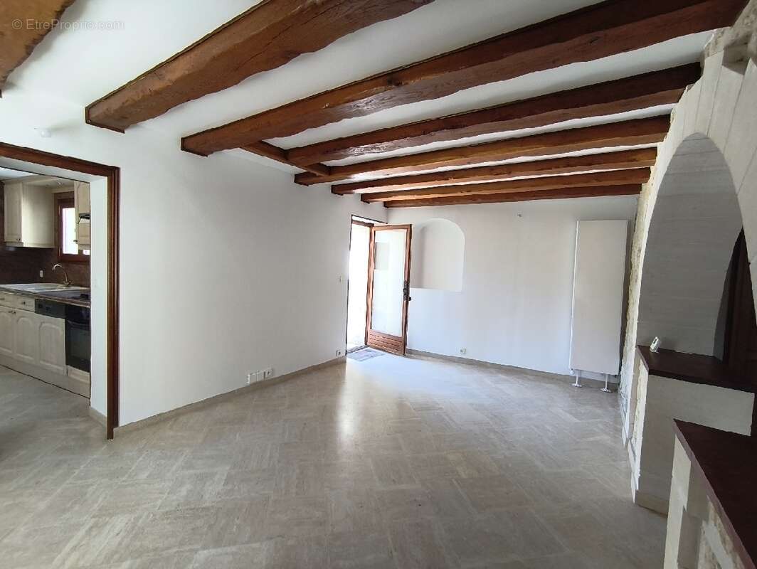 Maison 64 m² à Nesles-La-Vallee  - photo 4