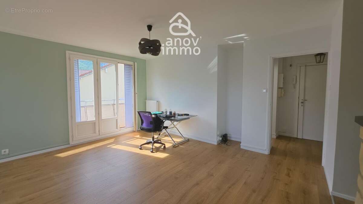 Appartement à FONTAINE