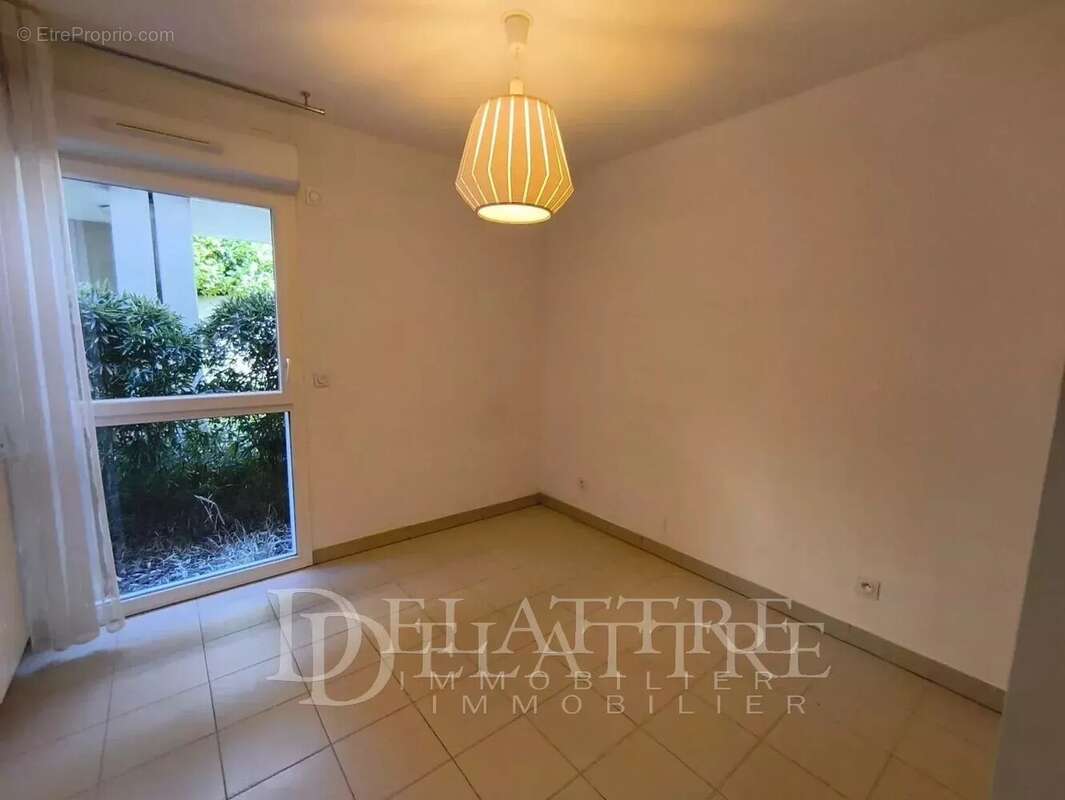 Appartement à MOUANS-SARTOUX