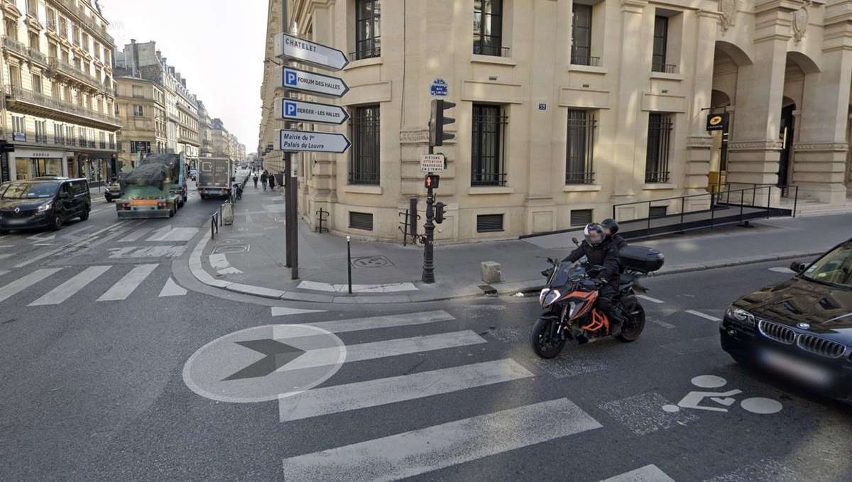 Autre à PARIS-1E