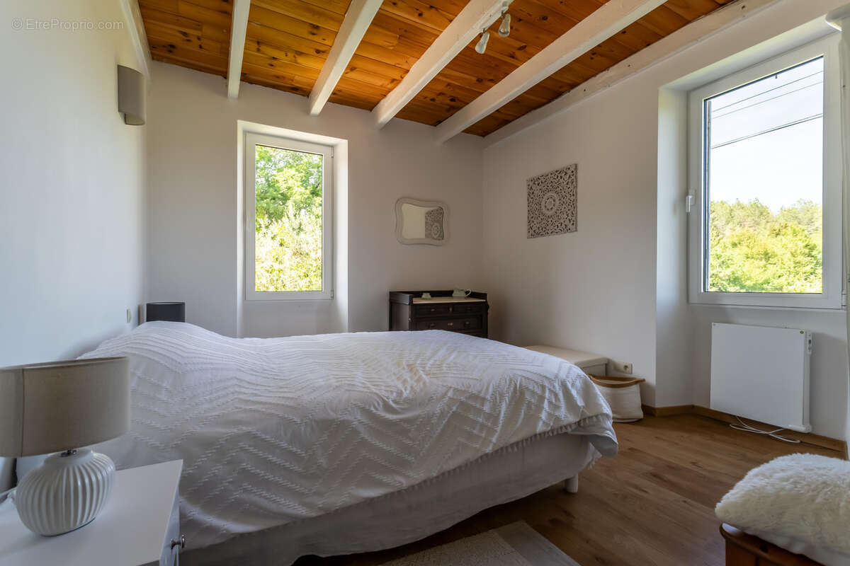 Maison à CASTELNAU-MONTRATIER