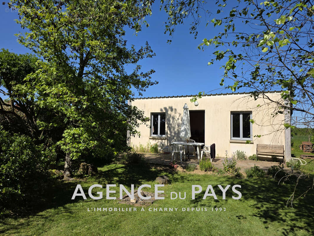 Maison à CHAMPCEVRAIS