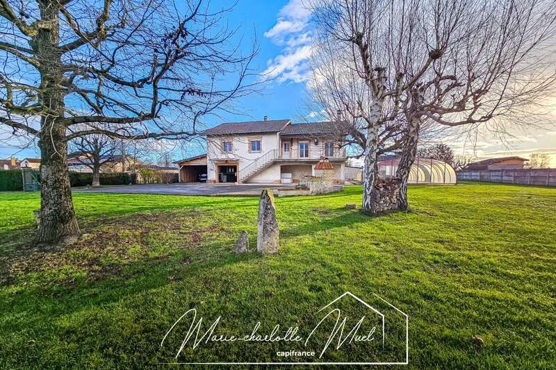 Maison à BAGE-LA-VILLE