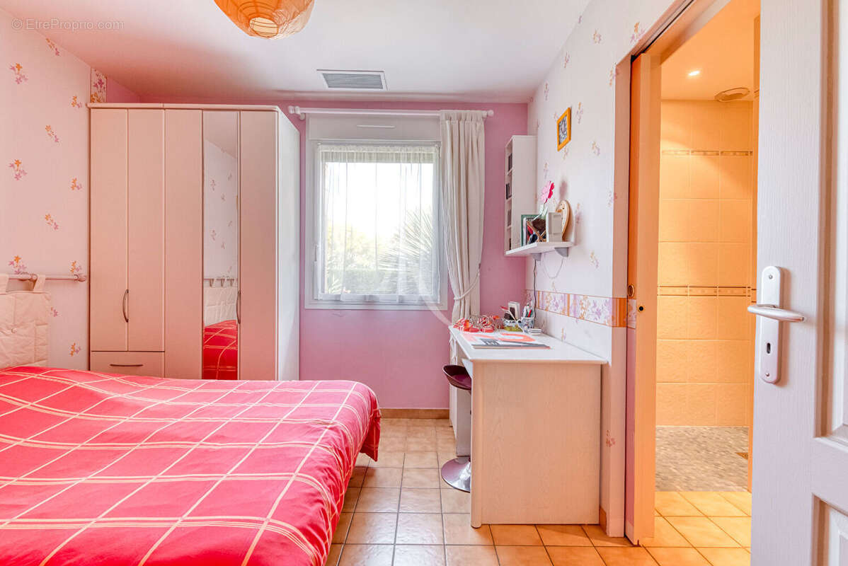 Maison à LA SALLE-DE-VIHIERS