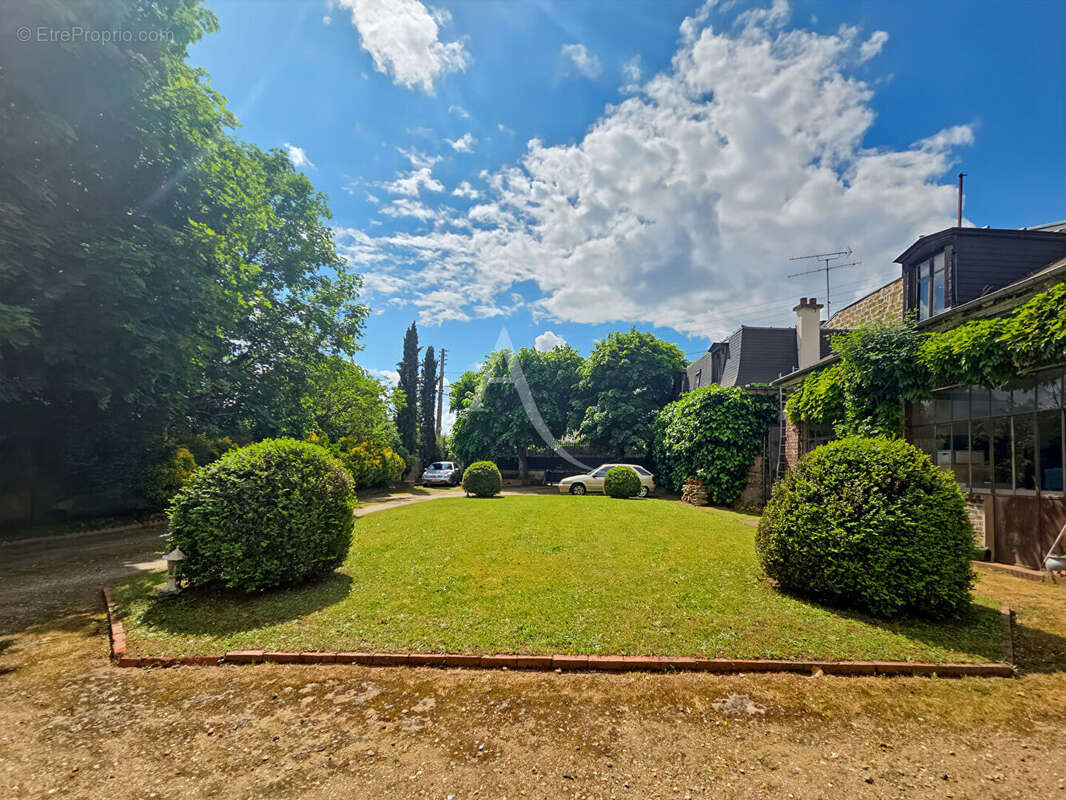 Maison à LES MUREAUX